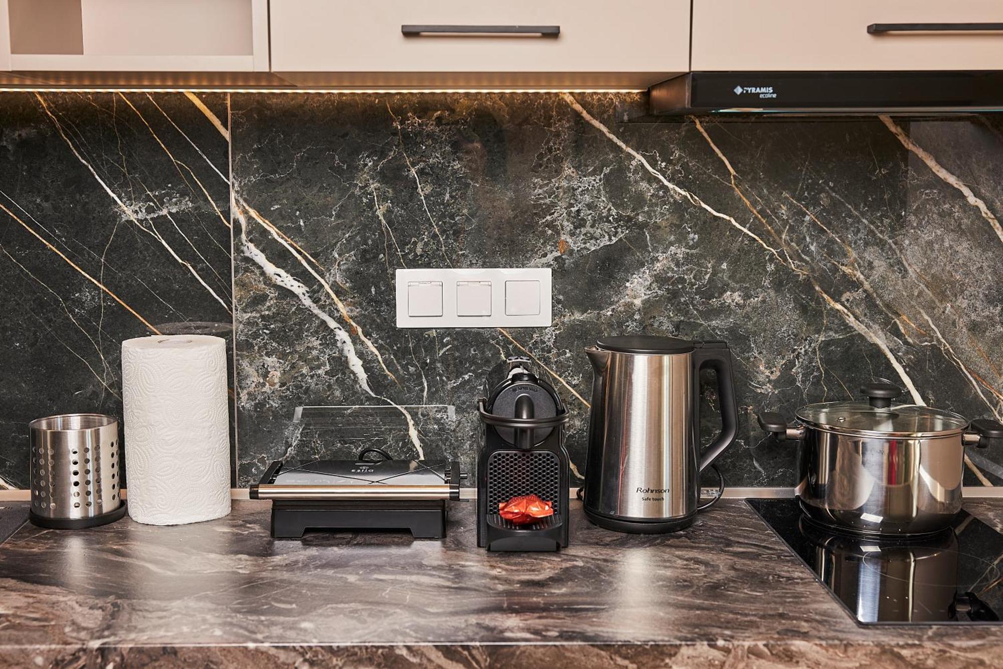 Dream Luxury Apartment In The City Center By Binobi! Солун Екстериор снимка
